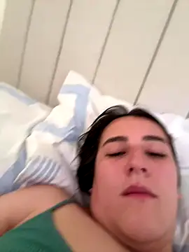 Snapshot of Hanna86 chatting on 12-15-25, 03:49 Hanna86 online show from 12-15-25, 03:49