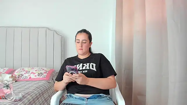 Snapshot of Hanna86 chatting on 01-06-26, 07:17 Hanna86 online show from 01-06-26, 07:17