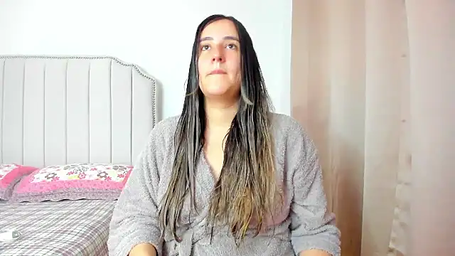 Snapshot of Hanna86 chatting on 01-08-26, 01:13 Hanna86 online show from 01-08-26, 01:13