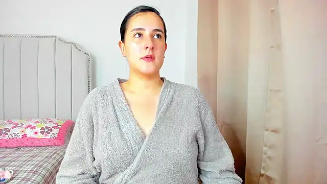 Snapshot of Hanna86 chatting on 01-11-26, 04:45 Hanna86 online show from 01-11-26, 04:45