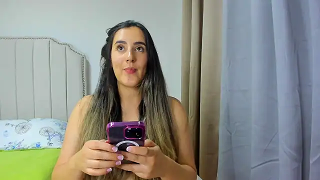 Snapshot of Hanna86 chatting on 02-13-26, 12:50 Hanna86 online show from 02-13-26, 12:50