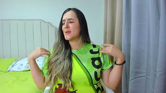 Snapshot of Hanna86 chatting on 02-15-26, 12:51 Hanna86 online show from 02-15-26, 12:51