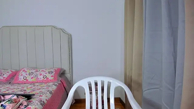 Snapshot of Hanna86 chatting on 03-06-26, 01:13 Hanna86 online show from 03-06-26, 01:13