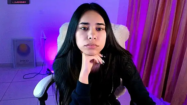 Snapshot of AmyOlimpo chatting on 10-25-25, 04:53 AmyOlimpo online show from 10-25-25, 04:53