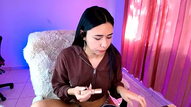 Snapshot of AmyOlimpo chatting on 12-19-25, 01:51 AmyOlimpo online show from 12-19-25, 01:51