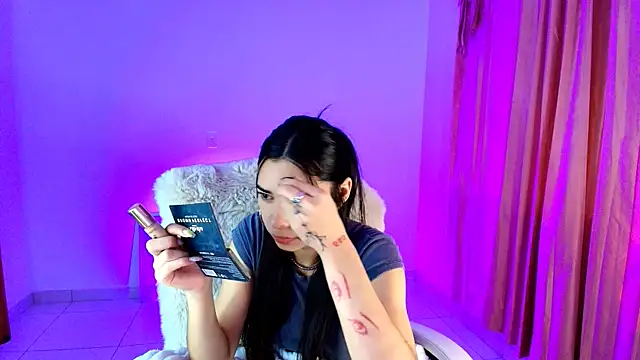 Snapshot of AmyOlimpo chatting on 01-06-26, 07:45 AmyOlimpo online show from 01-06-26, 07:45