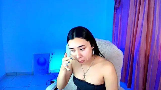 Snapshot of AmyOlimpo chatting on 01-17-26, 04:17 AmyOlimpo online show from 01-17-26, 04:17