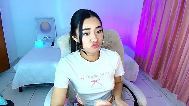 Snapshot of AmyOlimpo chatting on 03-10-26, 05:12 AmyOlimpo online show from 03-10-26, 05:12