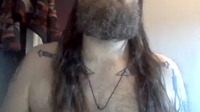 Snapshot of Thrillhouse chatting on 12-19-24, 10:24 Thrillhouse online show from 12-19-24, 10:24