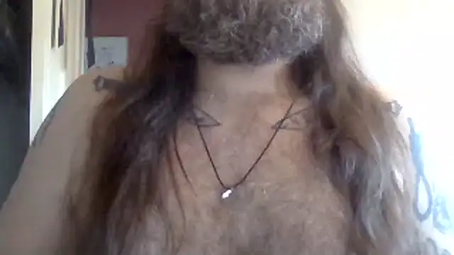 Snapshot of Thrillhouse chatting on 01-02-25, 11:52 Thrillhouse online show from 01-02-25, 11:52