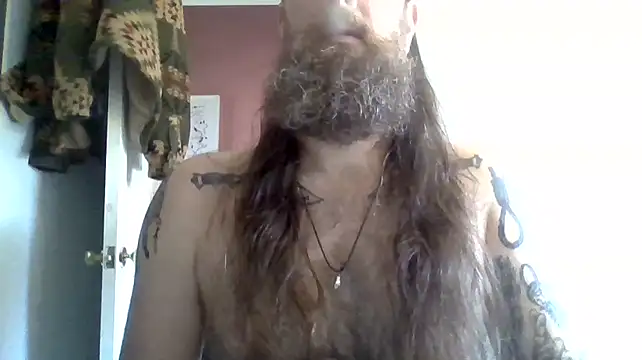 Snapshot of Thrillhouse chatting on 02-28-25, 12:31 Thrillhouse online show from 02-28-25, 12:31