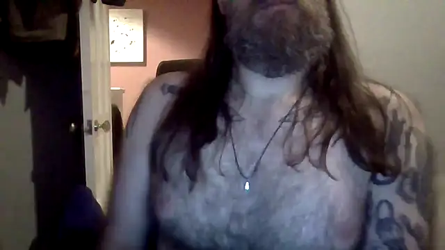 Snapshot of Thrillhouse chatting on 09-21-25, 02:35 Thrillhouse online show from 09-21-25, 02:35