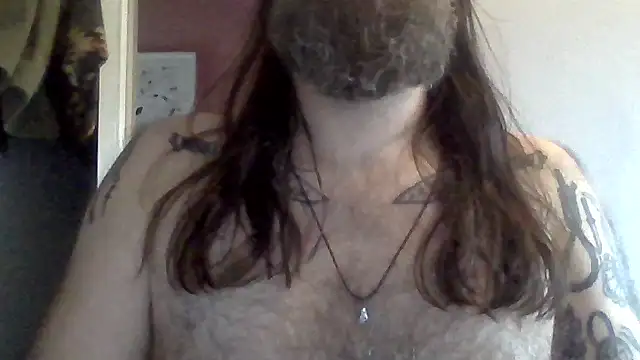 Snapshot of Thrillhouse chatting on 10-02-25, 02:24 Thrillhouse online show from 10-02-25, 02:24