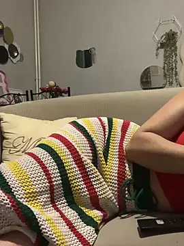 LaPetitechienne1 online show from 04-18-26, 07:07