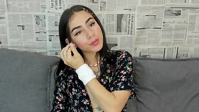 Mhelanny2 online show from 12-14-24, 01:17