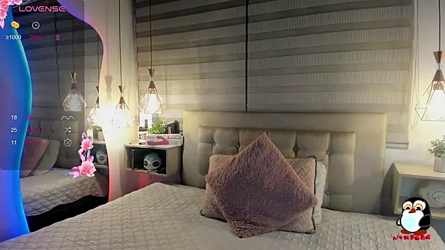 Snapshot of cristal__hot_1 chatting on 05-03-26, 05:02 cristal hot 1 online show from 05-03-26, 05:02