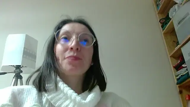 Snapshot of Sophi_Cute chatting on 02-03-25, 05:46 Sophi Cute online show from 02-03-25, 05:46