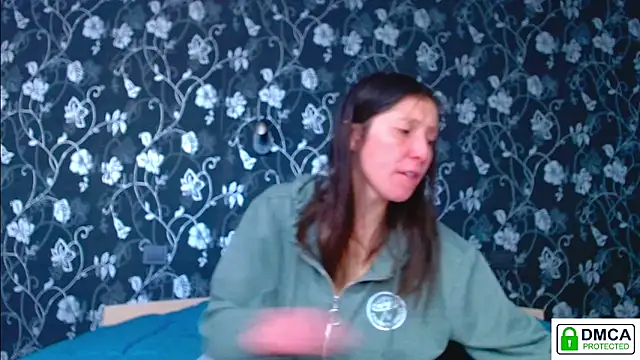 Snapshot of Sophi_Cute chatting on 04-29-26, 12:42 Sophi Cute online show from 04-29-26, 12:42