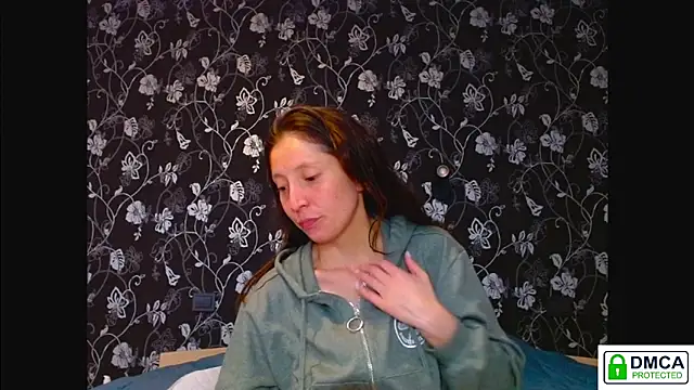 Snapshot of Sophi_Cute chatting on 05-09-26, 12:43 Sophi Cute online show from 05-09-26, 12:43