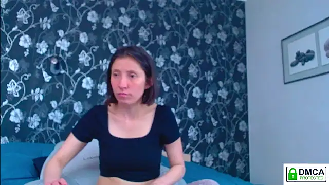 Snapshot of Sophi_Cute chatting on 05-25-26, 12:22 Sophi Cute online show from 05-25-26, 12:22