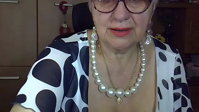 SweetCherry27 online show from 12-01-25, 05:40