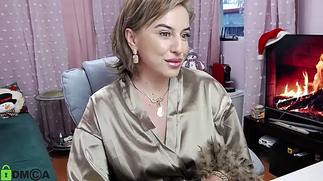 Snapshot of CarrieLoveX chatting on 12-23-24, 06:11 CarrieLoveX online show from 12-23-24, 06:11