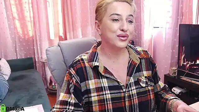 Snapshot of CarrieLoveX chatting on 01-27-25, 12:48 CarrieLoveX online show from 01-27-25, 12:48