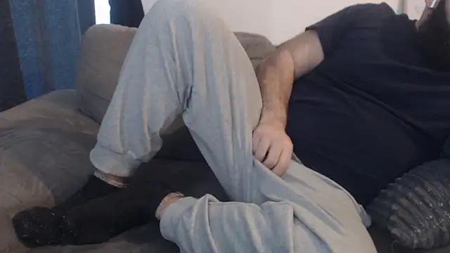 hugemachohandsome online show from 01-17-26, 09:58