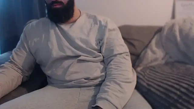 hugemachohandsome online show from 01-18-26, 09:24