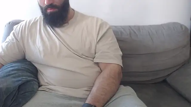 hugemachohandsome online show from 04-25-26, 07:33