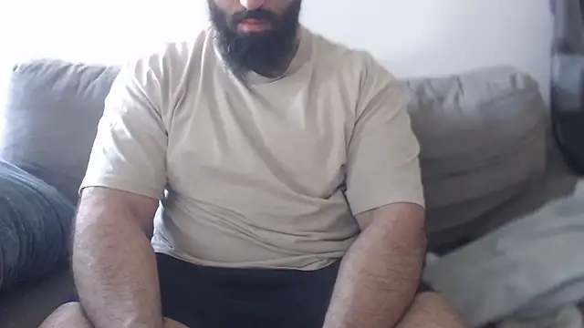 hugemachohandsome online show from 04-26-26, 05:49