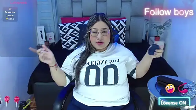 evelin zaens online show from 11-13-25, 04:44