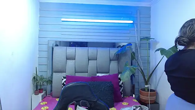 evelin zaens online show from 04-23-26, 03:30