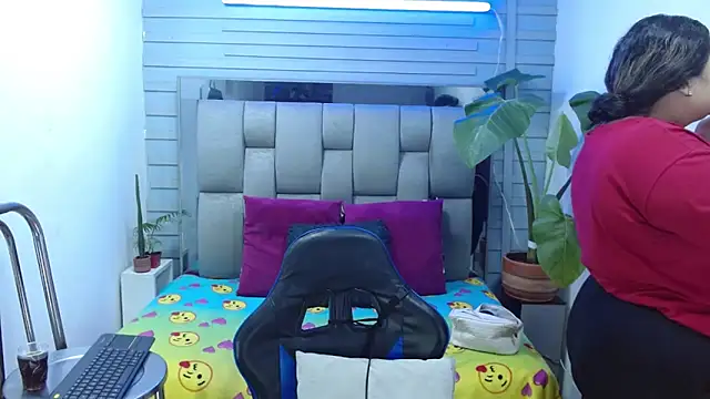 evelin zaens online show from 04-26-26, 03:59