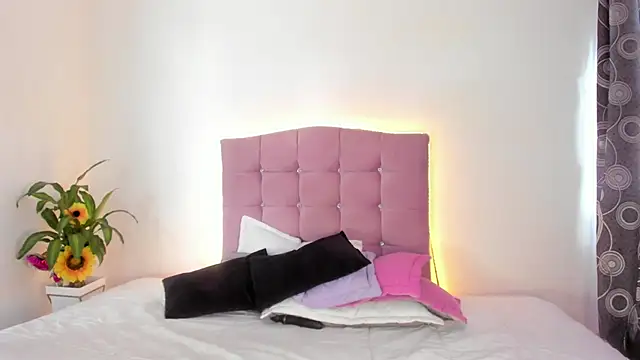 MarieLatex online show from 12-19-24, 08:34