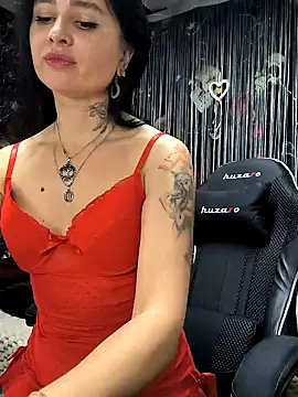 Snapshot of KikiXRed chatting on 12-18-24, 08:53 KikiXRed online show from 12-18-24, 08:53