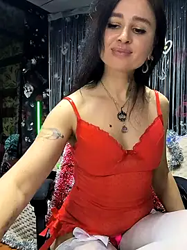 Snapshot of KikiXRed chatting on 12-26-24, 01:10 KikiXRed online show from 12-26-24, 01:10