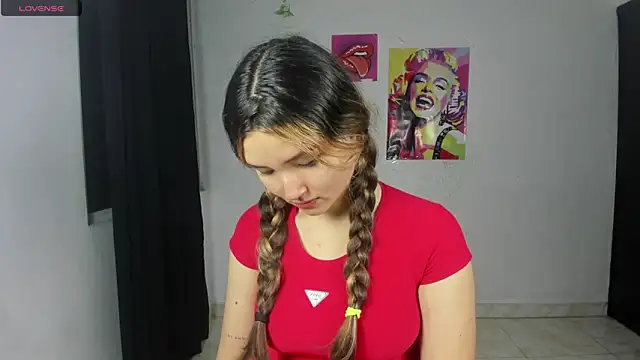 Alice bloom  online show from 11-26-25, 04:02