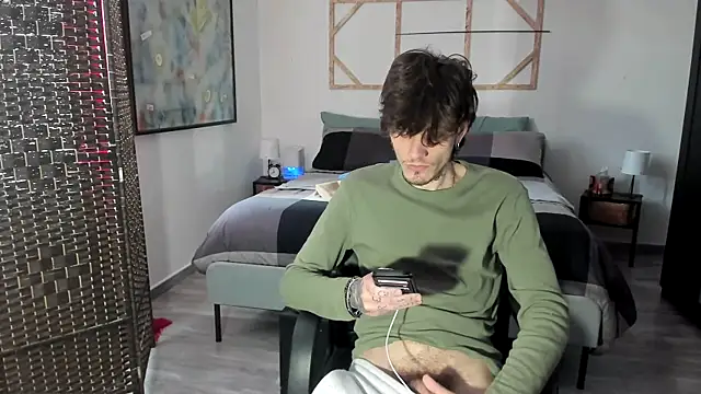 Snapshot of xxxciro13xxx chatting on 02-11-25, 10:37 xxxciro13xxx online show from 02-11-25, 10:37