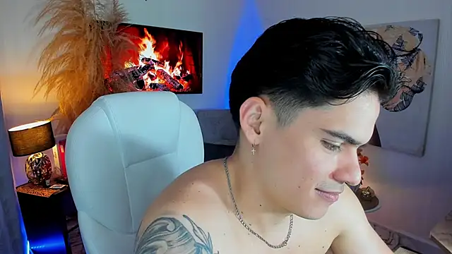 Snapshot of Matias_Murrier chatting on 12-15-25, 01:04 Matias Murrier online show from 12-15-25, 01:04