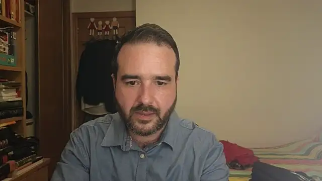 Snapshot of curiosillo83 chatting on 10-26-25, 05:52 curiosillo83 online show from 10-26-25, 05:52