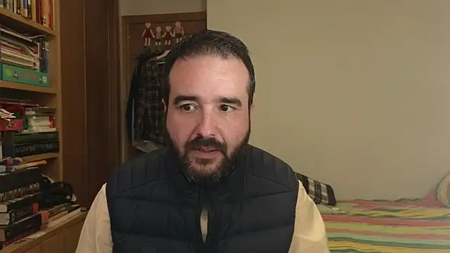 Snapshot of curiosillo83 chatting on 11-06-25, 03:02 curiosillo83 online show from 11-06-25, 03:02