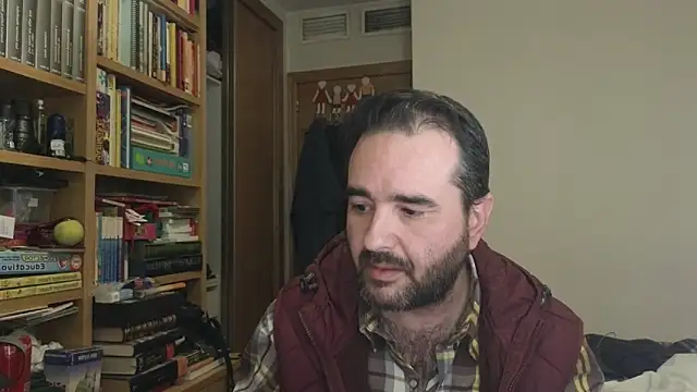 Snapshot of curiosillo83 chatting on 11-24-25, 08:19 curiosillo83 online show from 11-24-25, 08:19