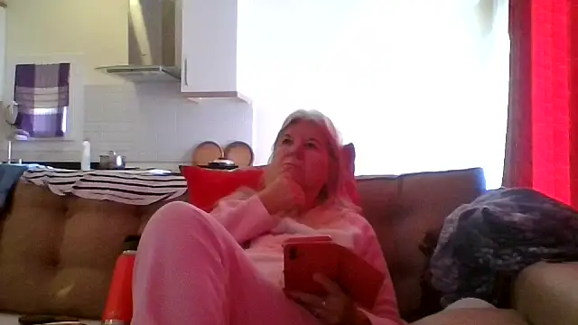 Snapshot of TrustfulVampire1 chatting on 12-03-25, 06:10 TrustfulVampire1 online show from 12-03-25, 06:10