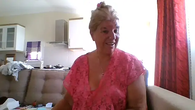TrustfulVampire1 online show from 07-10-26, 04:39