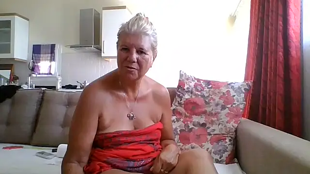TrustfulVampire1 online show from 08-01-26, 04:45