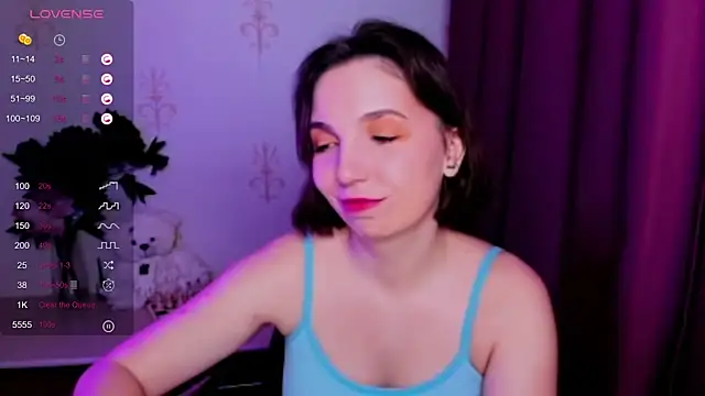 KindHazelHere  online show from 11-23-25, 10:20