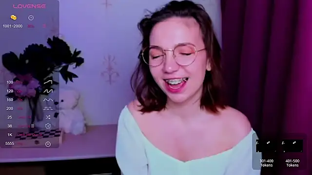 KindHazelHere  online show from 04-23-26, 08:24