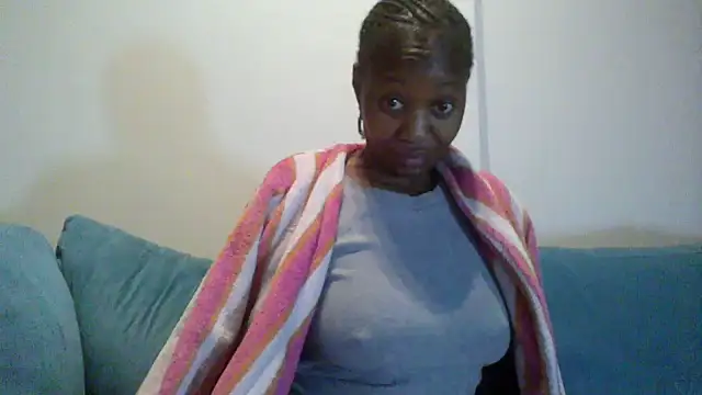 Snapshot of Hardnipples8 chatting on 06-08-26, 01:28 Hardnipples8 online show from 06-08-26, 01:28