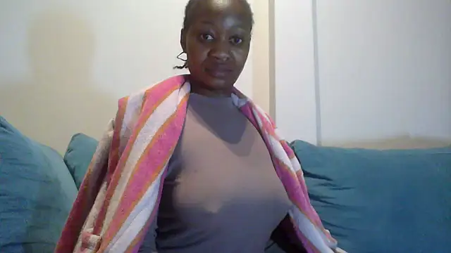 Snapshot of Hardnipples8 chatting on 06-11-26, 12:32 Hardnipples8 online show from 06-11-26, 12:32